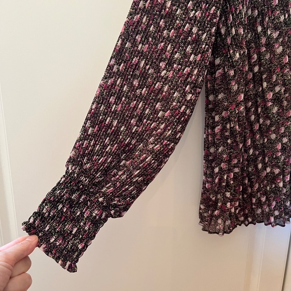 ✨NWOT✨ CAbi Knife Pleat Blouse - Sz S - Picture 5 of 8